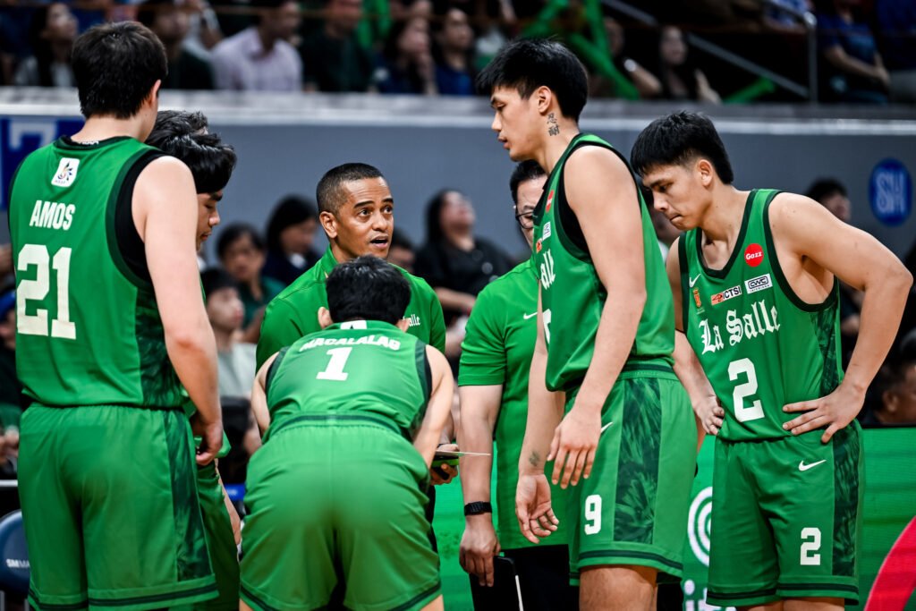 UAAP89 MBB COACH TOPEX ROBINSON 0219